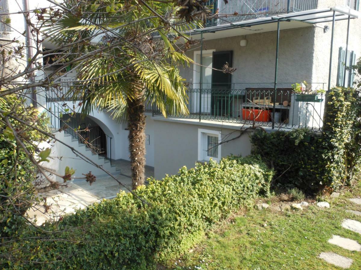 Il Vecchio Cortile Apartment Мандельо дел Ларио Екстериор снимка